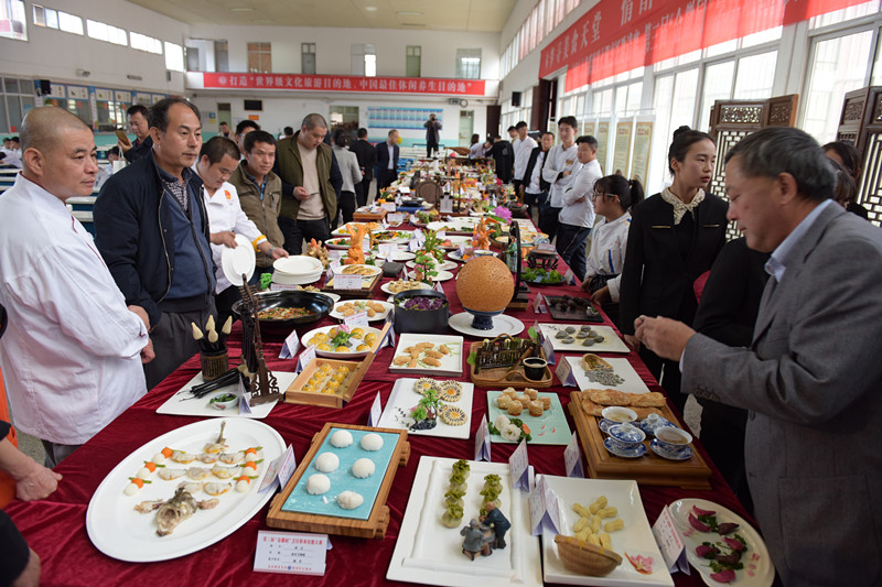 b体育“吃货”动起来 第七届徽菜美食文化旅游节盛大开锣(图1)