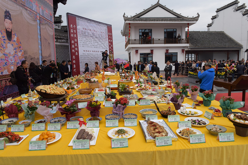 b体育“吃货”动起来 第七届徽菜美食文化旅游节盛大开锣(图2)