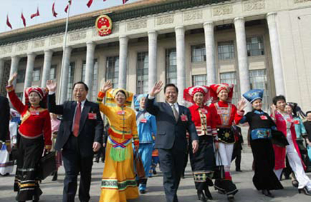 民族团结新篇章——记民族区域自治制度的建立和发展