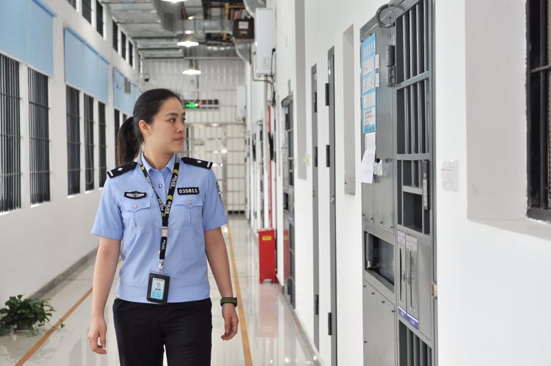 走近上海虹口看守所女子警务组三面锦旗讲述监墙内的温情
