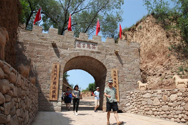 (依托绿色,红色,古色文化旅游资源,沁县打造特色乡村旅游品牌.