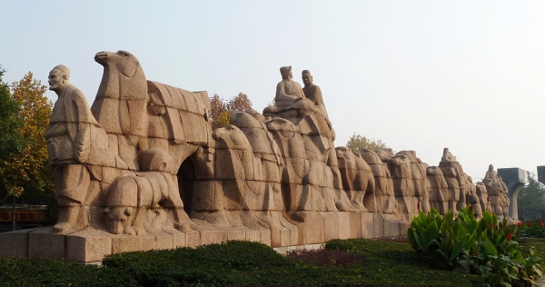 《丝绸之路》大型群雕 图片来自大秦之声