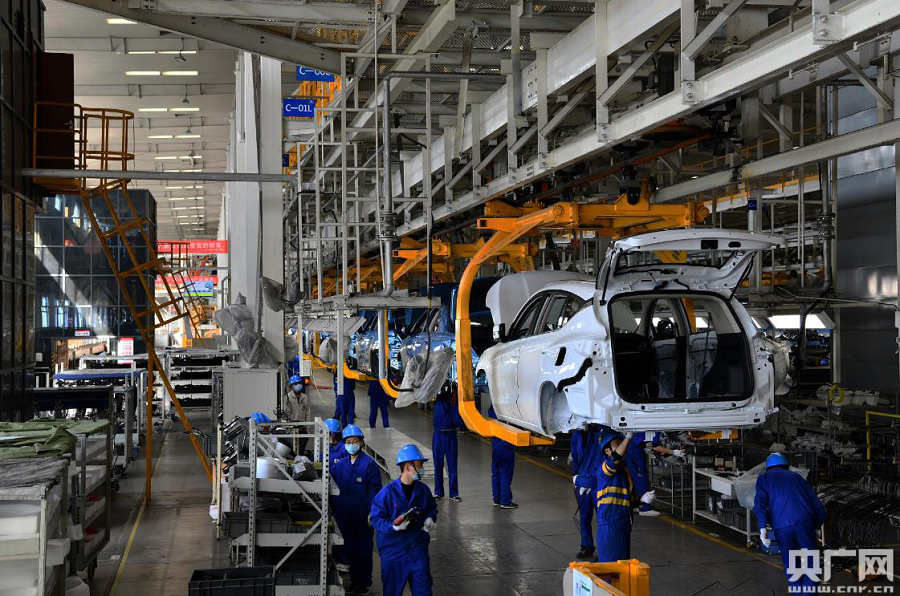 比亚迪公司生产车间 央广网发中国工业摄影协会西安代表处供图