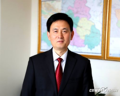 商洛市市长郑光照会后接受西部网,陕西头条新闻客户端专访.