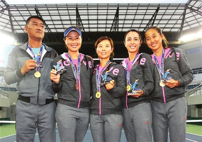6月18日 天津女子网球队获女子网球团体冠军,三次蝉联全运会冠军.